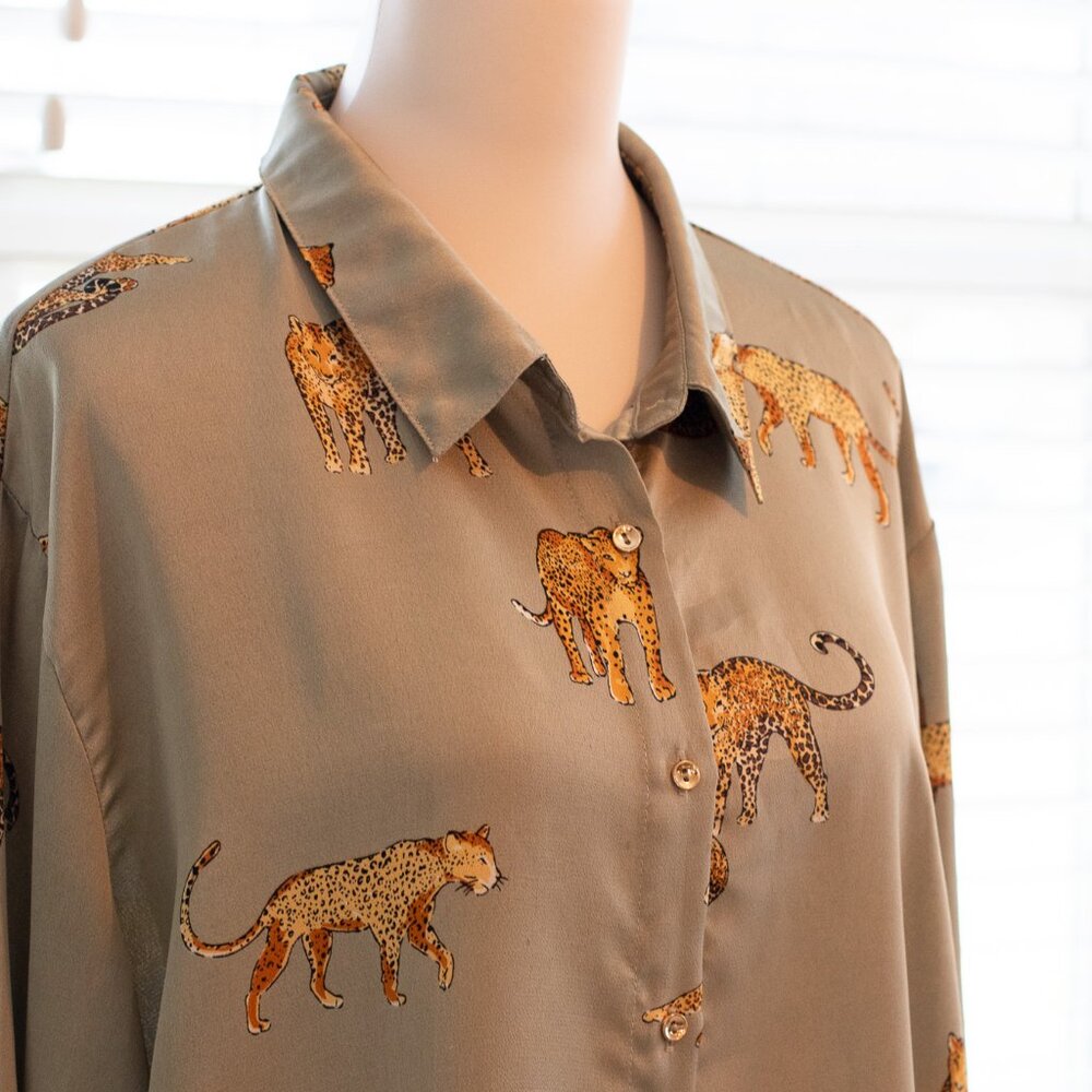 Umgee (Boutique) Sage Green Jungle Cat Blouse Size L - Picture 5 of 14